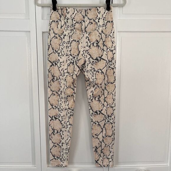 Anthropologie Revolve ALLFENIX White Python 7/8 Legging Size Small Athletic EUC - Picture 3 of 8
